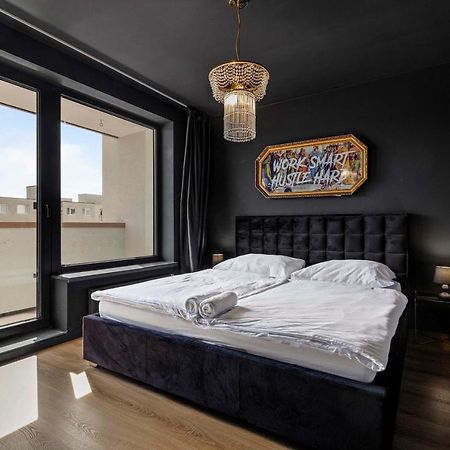 Lam Black - Ac - Balcony Apartment Братислава Екстериор снимка