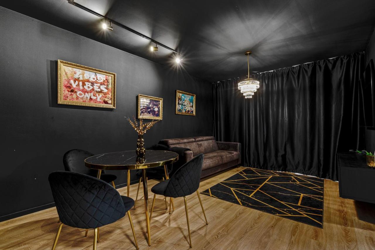 Lam Black - Ac - Balcony Apartment Братислава Екстериор снимка