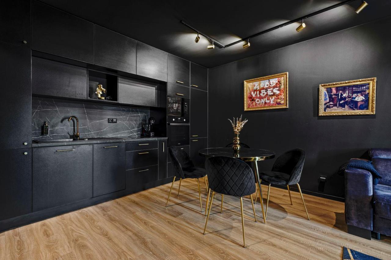 Lam Black - Ac - Balcony Apartment Братислава Екстериор снимка