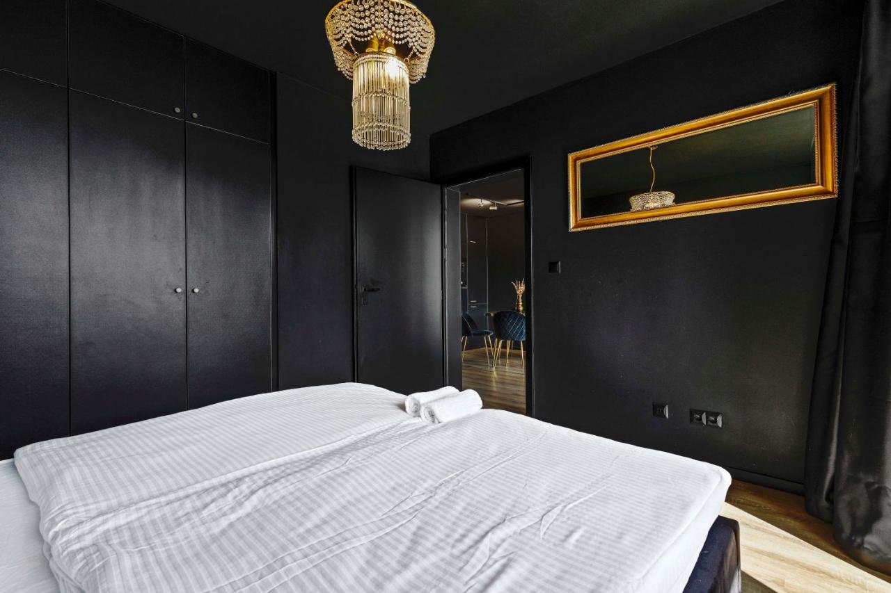 Lam Black - Ac - Balcony Apartment Братислава Екстериор снимка