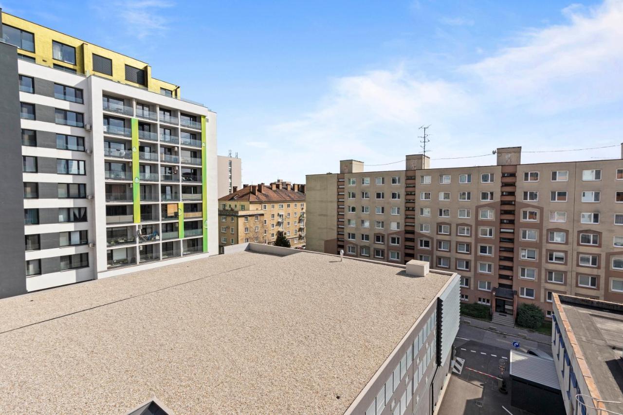 Lam Black - Ac - Balcony Apartment Братислава Екстериор снимка